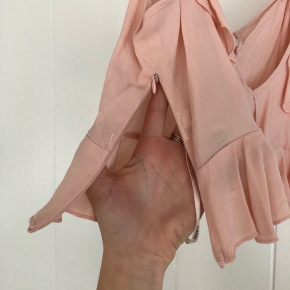 Super cute top ✨ - Picture 7 of 8